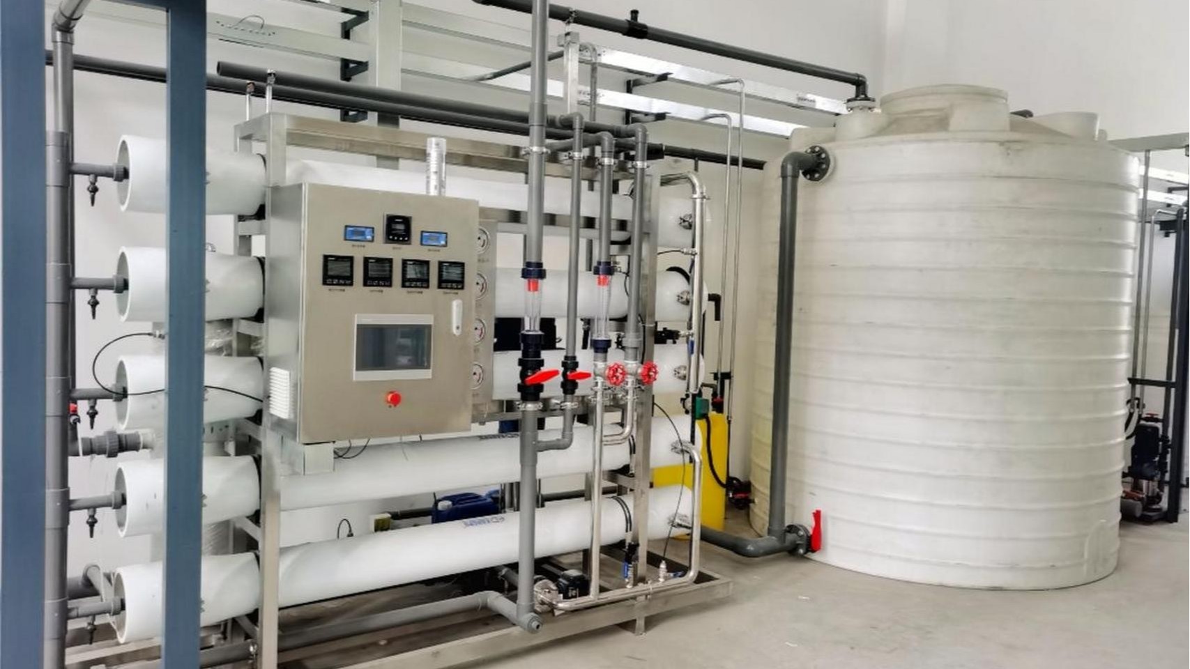 从原水到纯水：大型反渗透设备的 5 步 “净化闯关记”