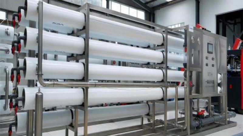 大型RO设备适配工业大需求的秘诀：核心特点铸就关键优势，靠谱又高效！