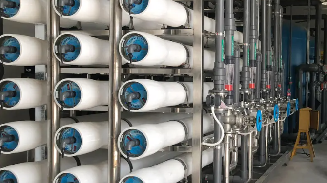 反渗透设备中保安过滤器核心维护周期与判定标准