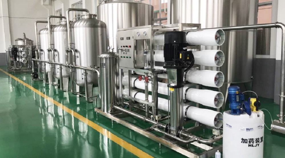 比较反渗透法和蒸馏法制备高纯水的运行成本