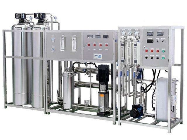 纯水系统设备是如何为电子行业支撑芯片制造