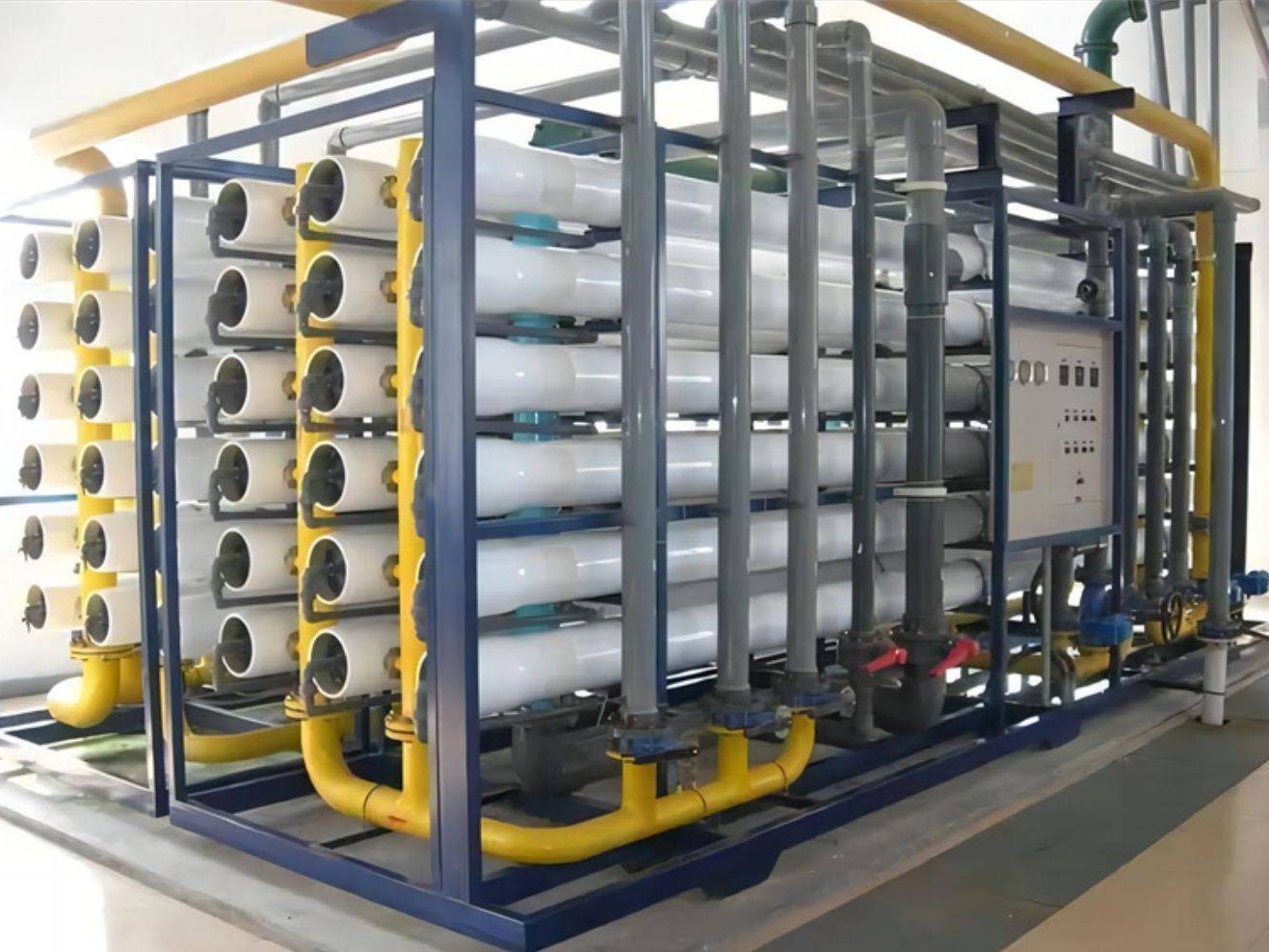 大型反渗透设备定制化程度、处理水量和通量对价格的影响？